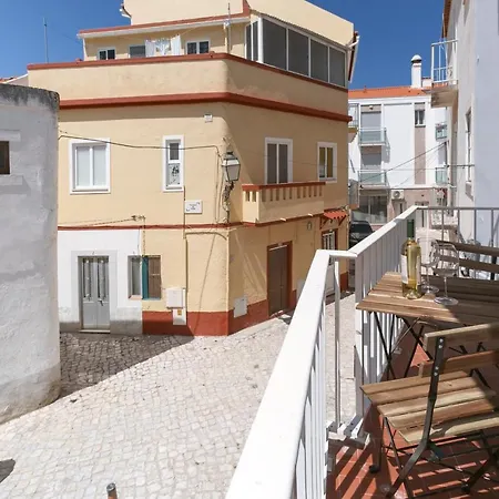 Shell House * Nazaré